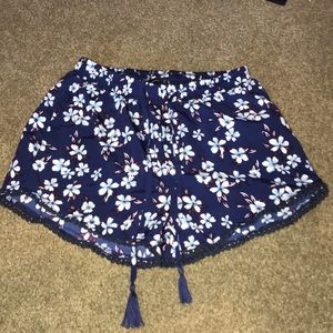 Blue flower printed flowy shorts